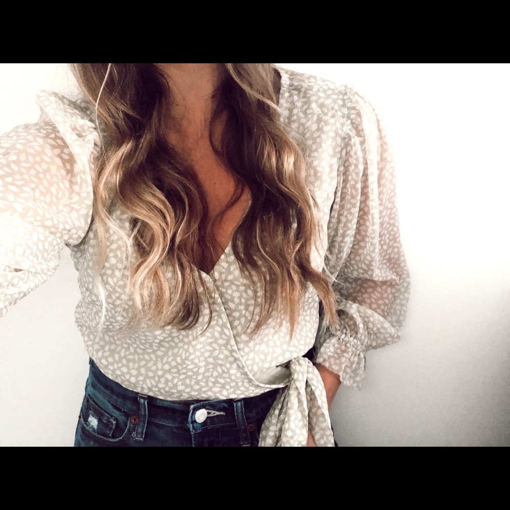 Light green tie top